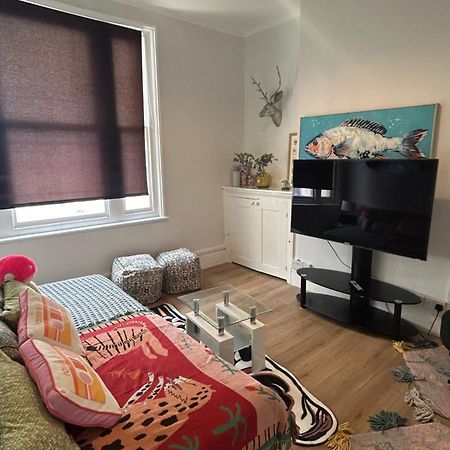 הייסטינגס Bright Apartment In The Heart Of St Leonards מראה חיצוני תמונה